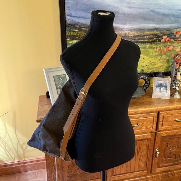 🇫🇷 Yves Saint Laurent Vintage Leather Sling Style Shoulder Bag - RARE! - Picture 4 of 16